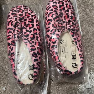 Pink Leopard Print Slippers 2 pack 2 sizes